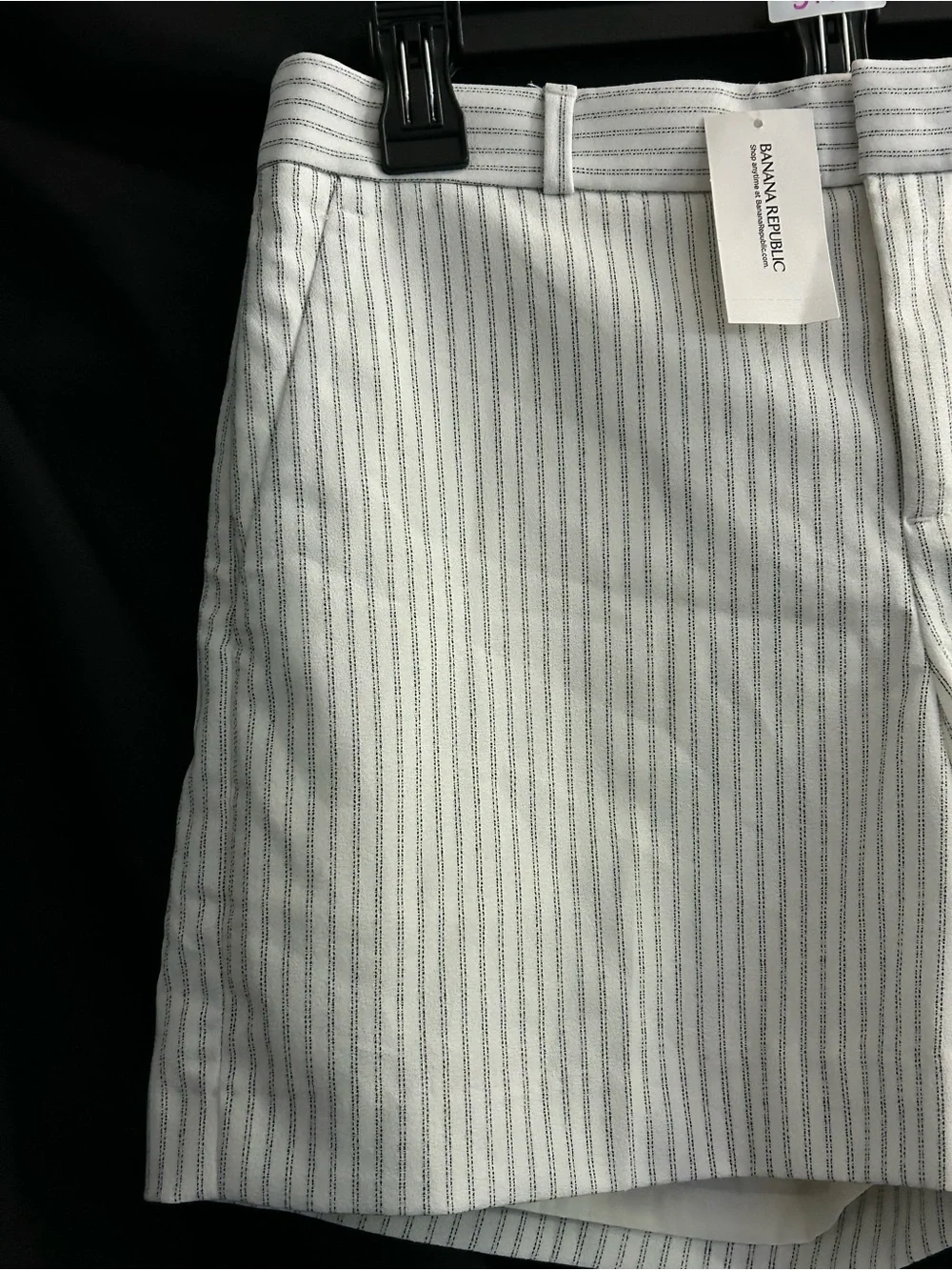 Banana Republic Women’s White Pinstripe Shorts SZ 2 NWT